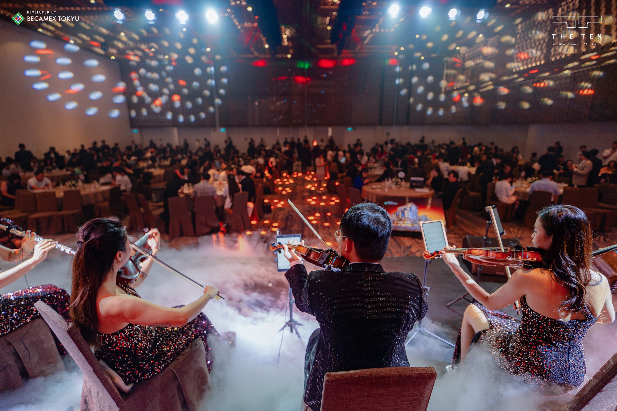 khong gian su kien ra mat the ten sang trong