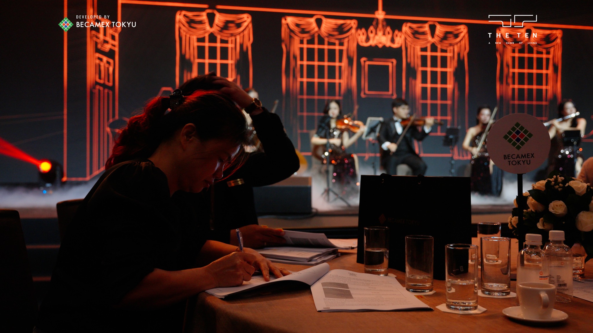 su kien ra mat the ten chinh thuc