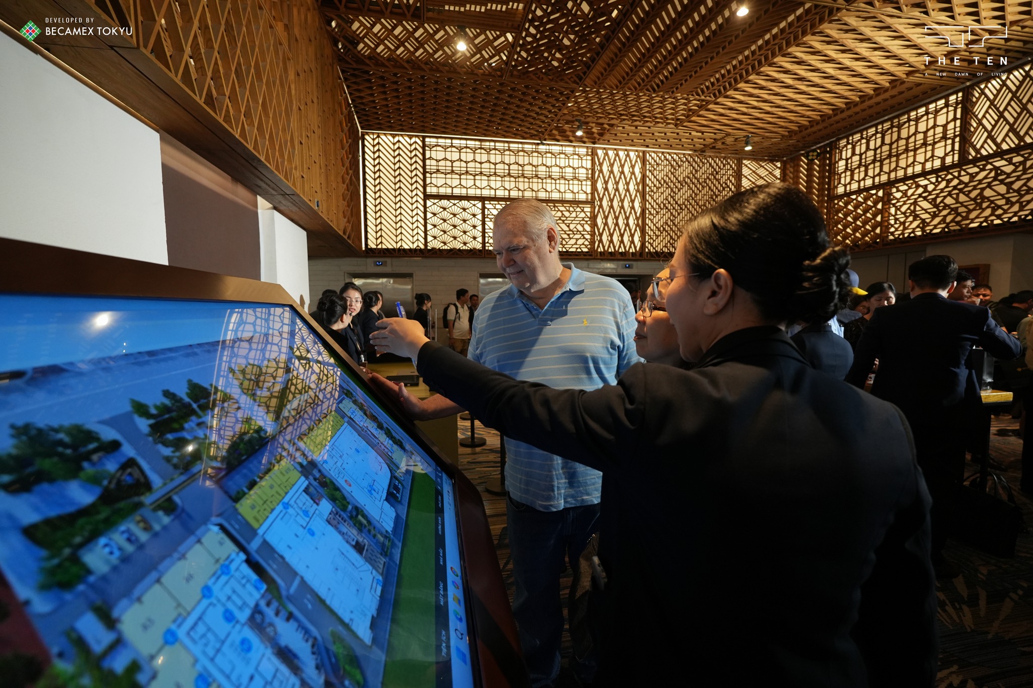 su kien ra mat the ten thanh cong